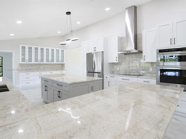 13060 NW 1st St, Plantation FL 33325