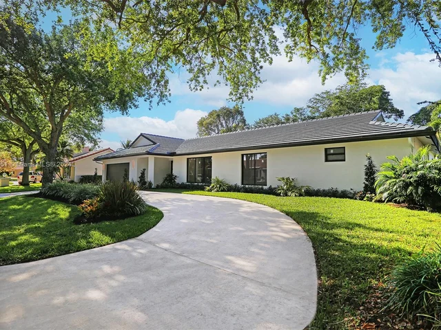 13060 NW 1st St, Plantation FL 33325