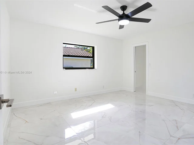 13060 NW 1st St, Plantation FL 33325