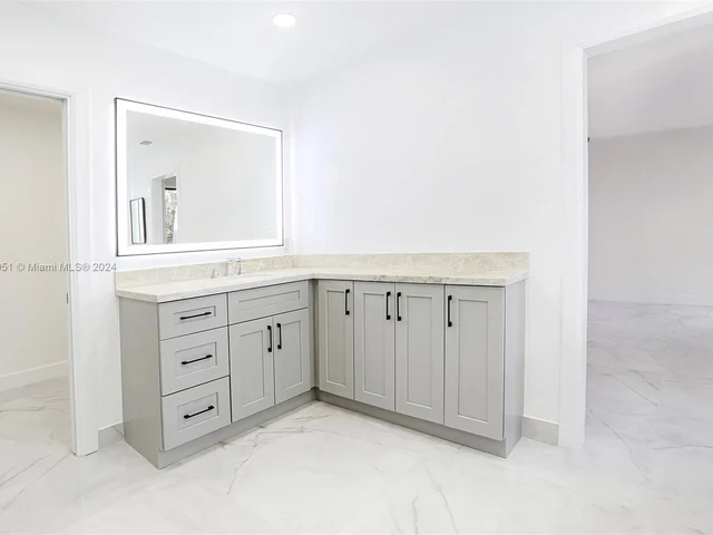 13060 NW 1st St, Plantation FL 33325