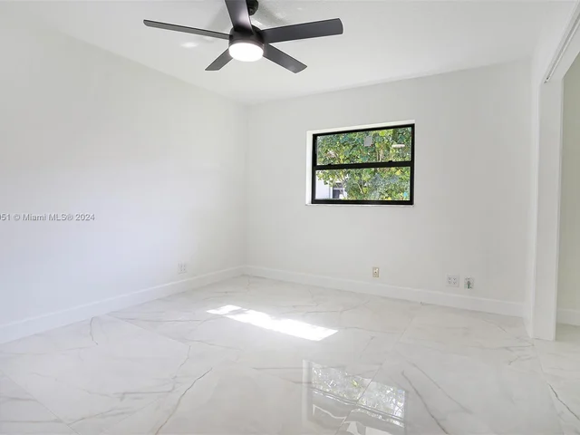 13060 NW 1st St, Plantation FL 33325