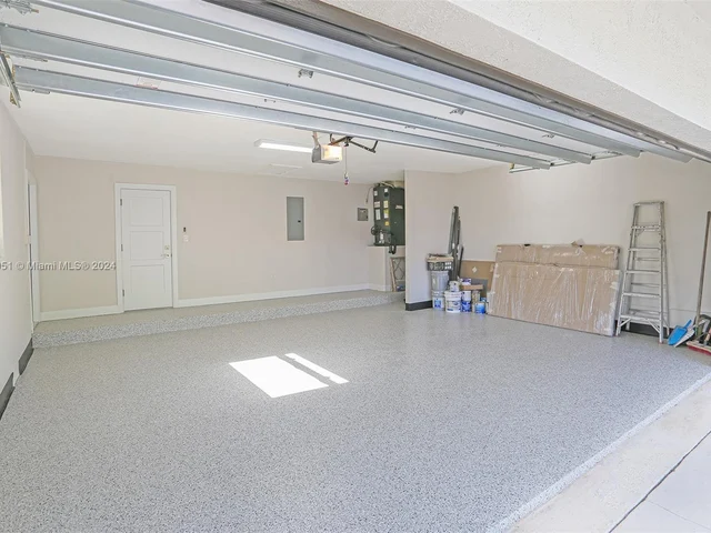 13060 NW 1st St, Plantation FL 33325