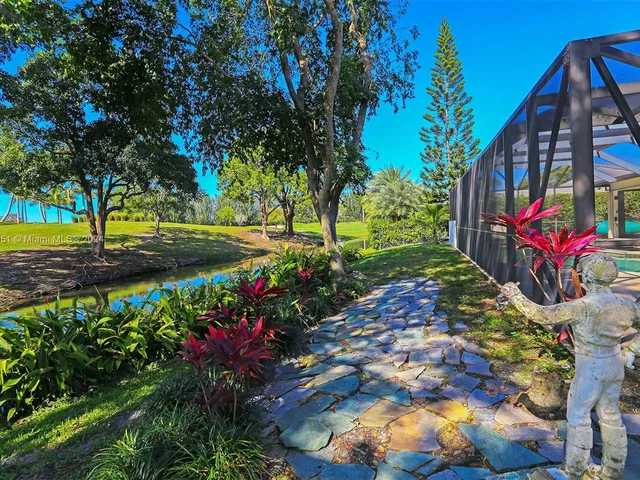 13060 NW 1st St, Plantation FL 33325