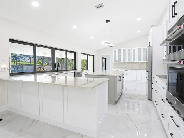 13060 NW 1st St, Plantation FL 33325