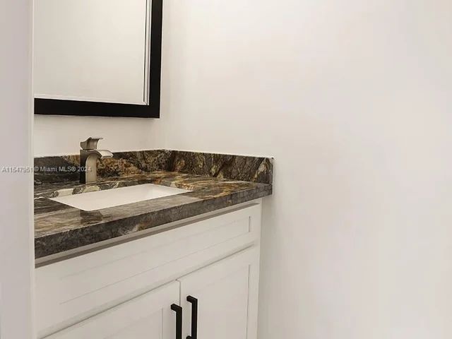 13060 NW 1st St, Plantation FL 33325