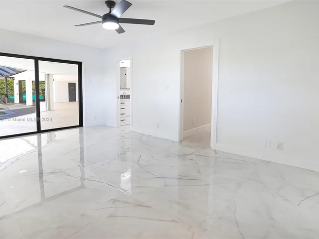 13060 NW 1st St, Plantation FL 33325