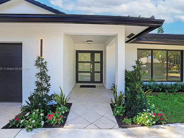 13060 NW 1st St, Plantation FL 33325