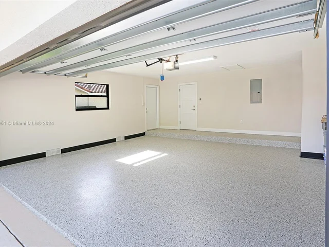 13060 NW 1st St, Plantation FL 33325