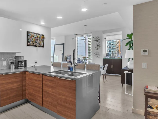 601 NE 27th St # 1108, Miami FL 33137