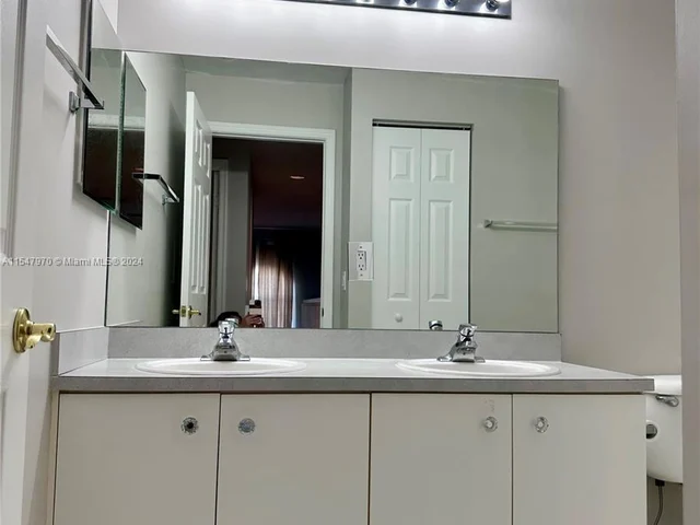 6533 Sandpiper Dr, Coconut Creek FL 33073