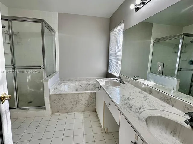 6533 Sandpiper Dr, Coconut Creek FL 33073