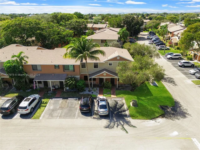 740 NW 105th Ter # 740, Pembroke Pines FL 33026