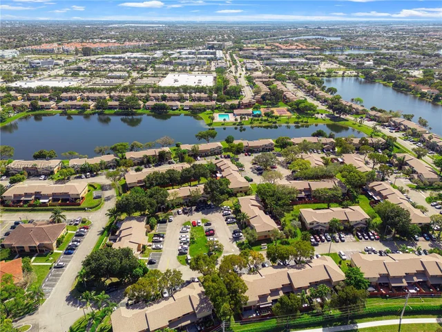 740 NW 105th Ter # 740, Pembroke Pines FL 33026