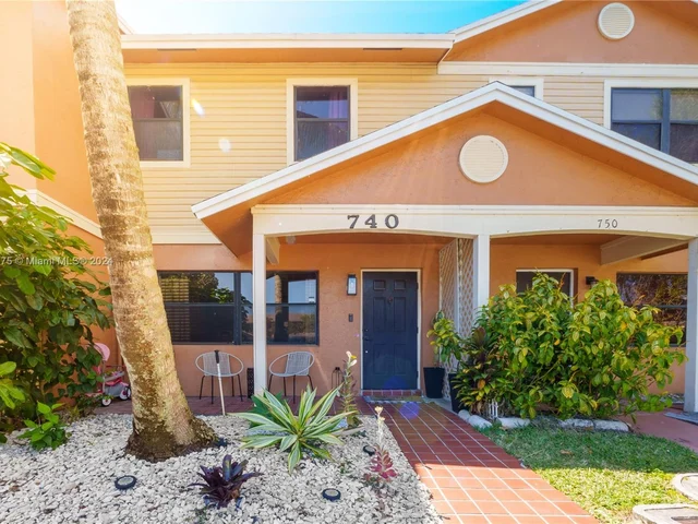 740 NW 105th Ter # 740, Pembroke Pines FL 33026