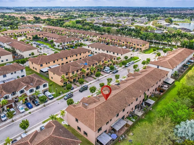 3385 SE 1st St, Homestead FL 33033