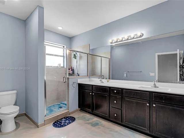 3385 SE 1st St, Homestead FL 33033