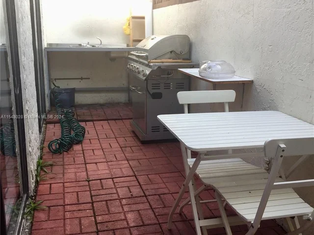 487 NW 98th Ct # 487, Miami FL 33172