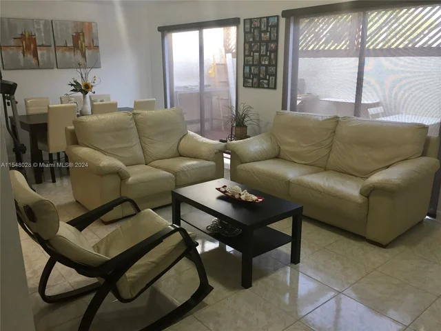 487 NW 98th Ct # 487, Miami FL 33172