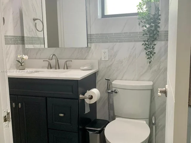 487 NW 98th Ct # 487, Miami FL 33172