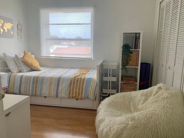 487 NW 98th Ct # 487, Miami FL 33172