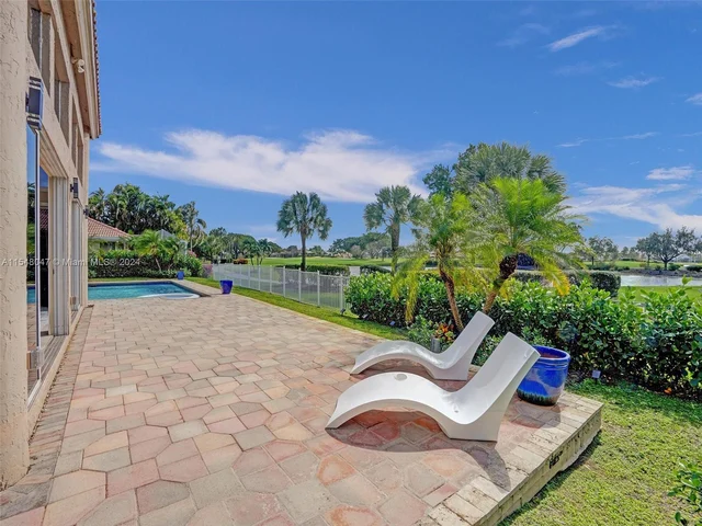 10427 Stonebridge St, Boca Raton FL 33498