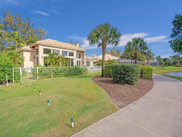 10427 Stonebridge St, Boca Raton FL 33498