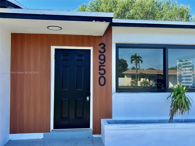 3950 NW 168th Ter, Miami Gardens FL 33055