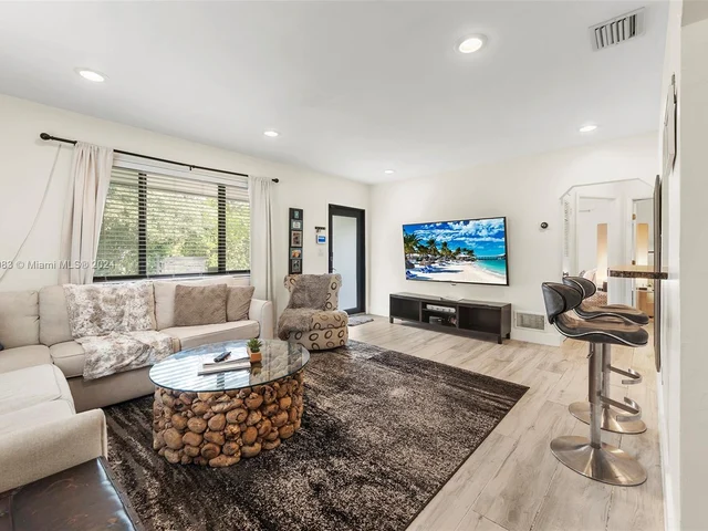 70 NW 47th Ter, Miami FL 33127