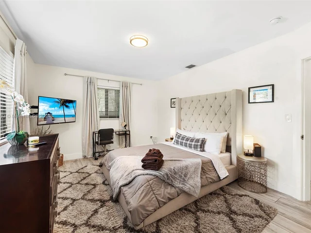 70 NW 47th Ter, Miami FL 33127