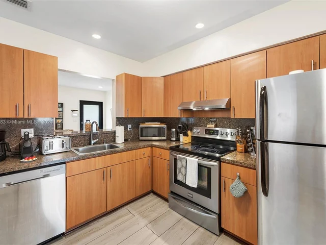 70 NW 47th Ter, Miami FL 33127