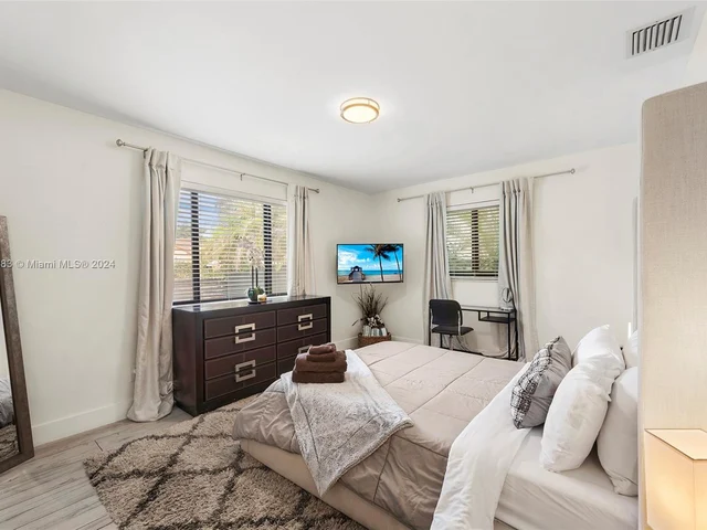 70 NW 47th Ter, Miami FL 33127