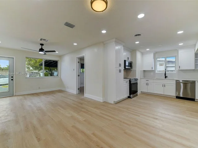 4130 NW 12th Ter, Oakland Park FL 33309