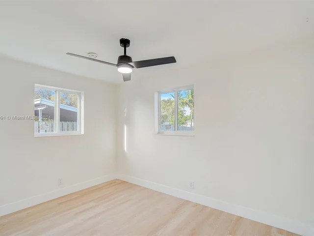 4130 NW 12th Ter, Oakland Park FL 33309