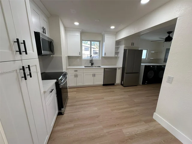 4130 NW 12th Ter, Oakland Park FL 33309