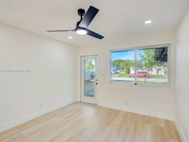 4130 NW 12th Ter, Oakland Park FL 33309