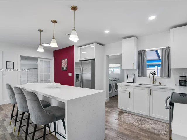 108 SE 11th Ave, Pompano Beach FL 33060