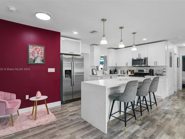 108 SE 11th Ave, Pompano Beach FL 33060