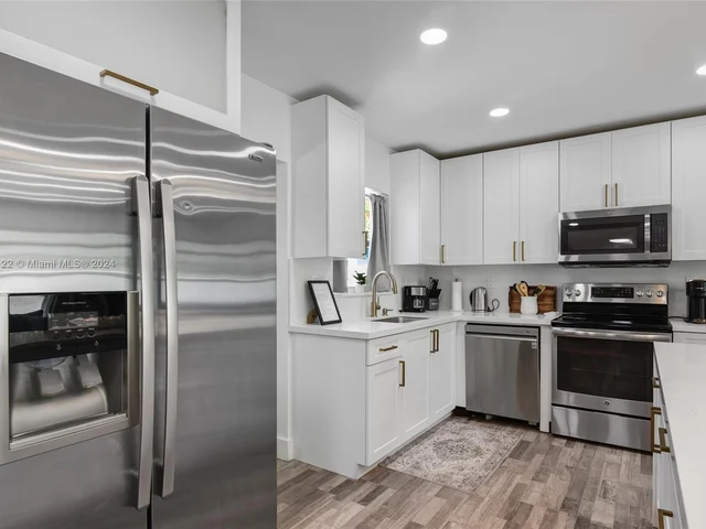 108 SE 11th Ave, Pompano Beach FL 33060