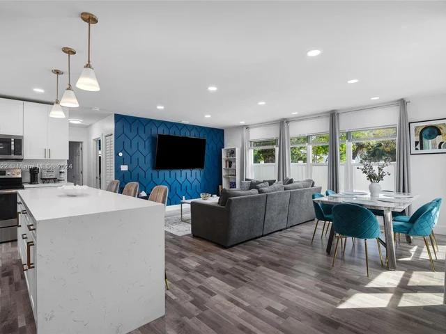 108 SE 11th Ave, Pompano Beach FL 33060