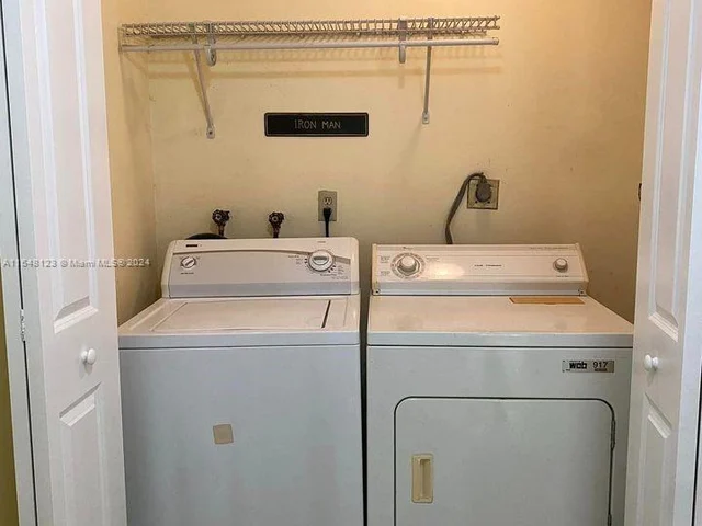 9365 Fontainebleau Blvd # E236, Miami FL 33172