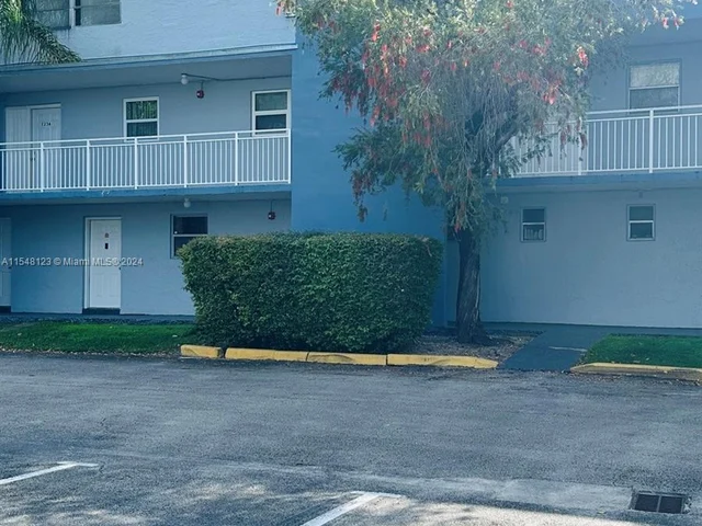 9365 Fontainebleau Blvd # E236, Miami FL 33172