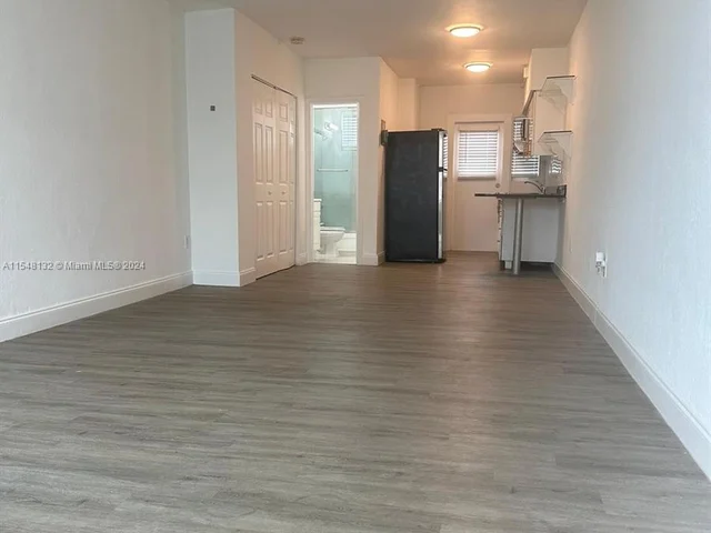 300 74th St # 17, Miami Beach FL 33141