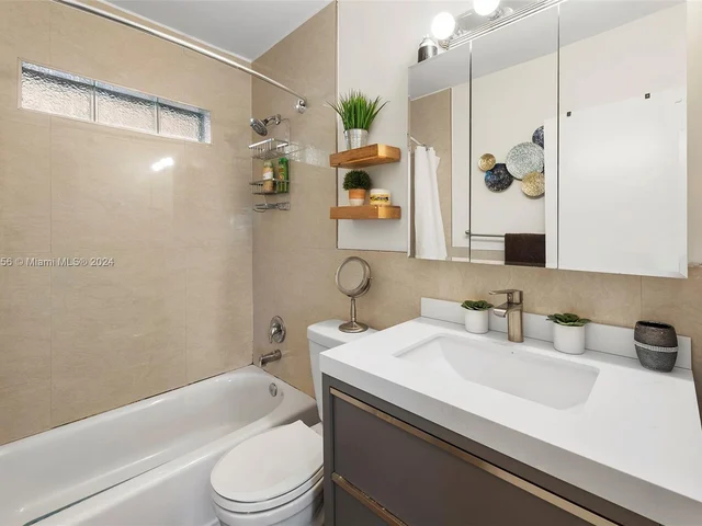 70 NW 47th Ter, Miami FL 33127