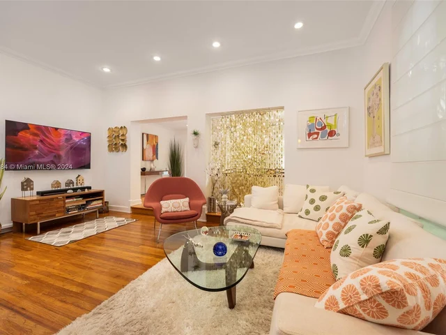 4131 El Prado Blvd, Miami FL 33133