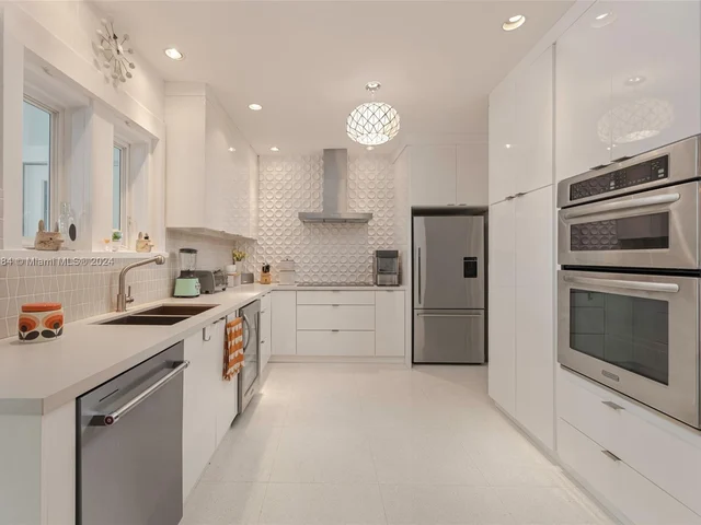 4131 El Prado Blvd, Miami FL 33133