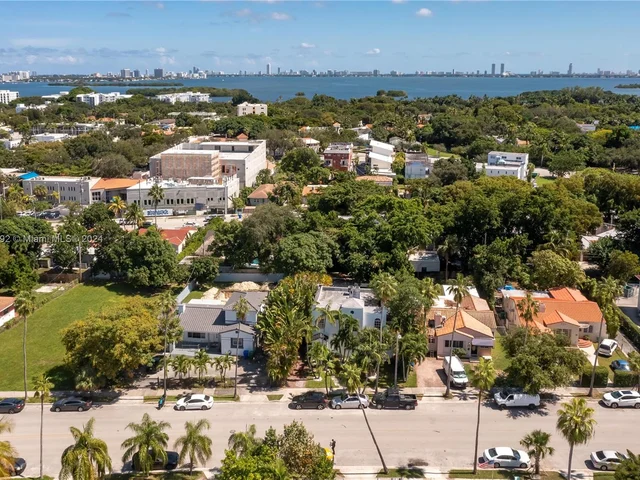 5947 NE 4th Ct, Miami FL 33137