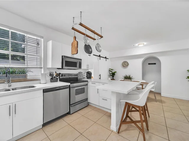 5947 NE 4th Ct, Miami FL 33137