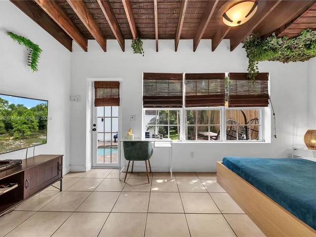 5947 NE 4th Ct, Miami FL 33137