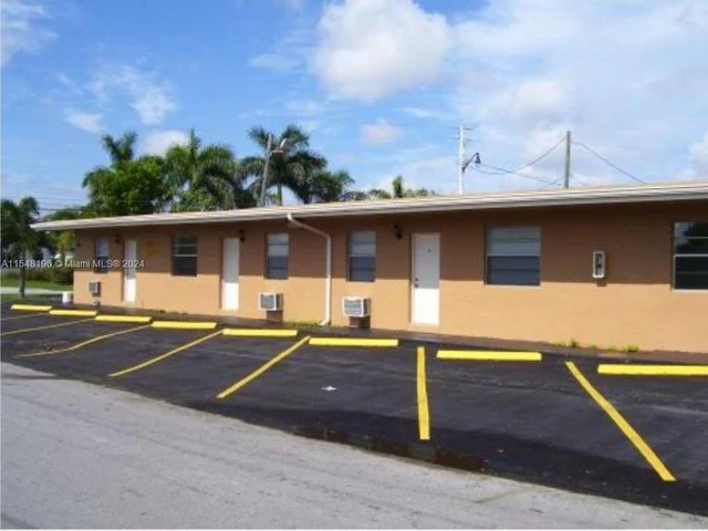 701 NW 7th Ave # 4, Hallandale Beach FL 33009