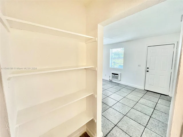 701 NW 7th Ave # 4, Hallandale Beach FL 33009